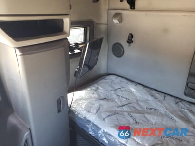 Zdjęcie 6 z 10 samochodu: 2020 VOLVO VNL SEMI TRUCK VIN:4V4NC9EH9LN256469 - miniatura