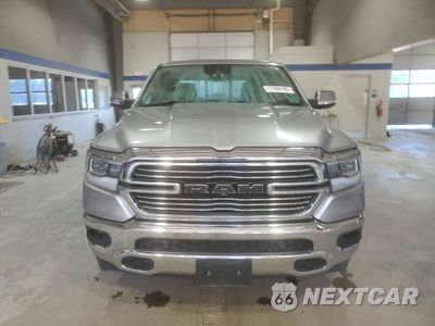 Piąte zdjęcie samochodu w środku: 2019 RAM 1500 LARAMIE VIN:1C6SRFJT8KN812802 - miniatura