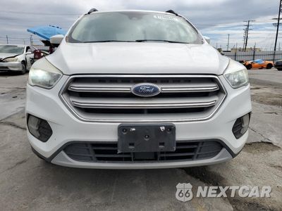 Piąte zdjęcie samochodu w środku: 2018 FORD ESCAPE SE VIN:1FMCU0GD1JUA31273 - miniatura