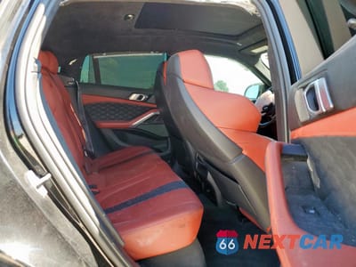 Zdjęcie 11 z 15 samochodu: 2021 BMW X6 M VIN:5YMCY0C09M9E09840 - miniatura