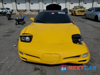 Piąte zdjęcie samochodu w środku: 2003 CHEVROLET CORVETTE VIN:1G1YY22G835100137 - miniatura