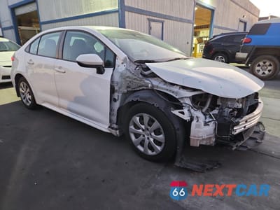 Czwarte zdjęcie samochodu z boku: 2023 TOYOTA COROLLA LE VIN:5YFB4MDEXPP048017 - miniatura
