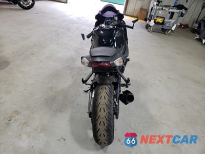 Czwarte zdjęcie samochodu z boku: 2018 SUZUKI GSX-R600 VIN:JS1GN7FAXJ2100776 - miniatura