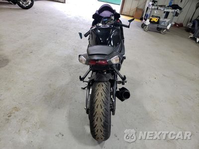 Czwarte zdjęcie samochodu z boku: 2018 SUZUKI GSX-R600 VIN:JS1GN7FAXJ2100776 - miniatura