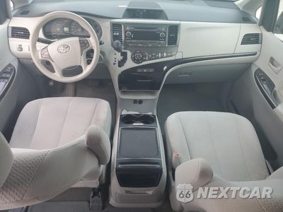 Zdjęcie 8 z 13 samochodu: 2013 TOYOTA SIENNA LE VIN:5TDKK3DC2DS304619 - miniatura