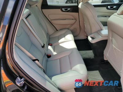 Zdjęcie 11 z 15 samochodu: 2022 VOLVO XC60 B5 MOMENTUM VIN:YV4L12RK6N1982271 - miniatura