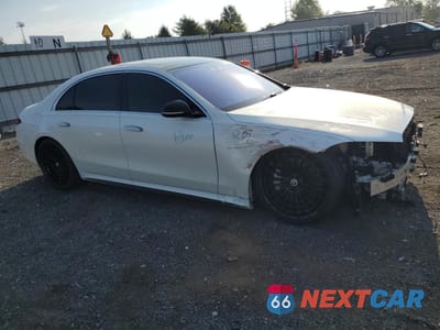 Czwarte zdjęcie samochodu z boku: 2022 MERCEDES-BENZ S 580 4MATIC VIN:W1K6G7GB6NA105445 - miniatura