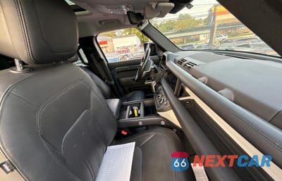 Piąte zdjęcie samochodu w środku: 2020 LAND ROVER DEFENDER 110 HSE VIN:SALE9EEU0L2006015 - miniatura