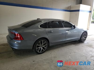 Trzecie zdjęcie samochodu z tyłu: 2018 VOLVO S90 T5 MOMENTUM VIN:LVY982MK2JP006231 - miniatura