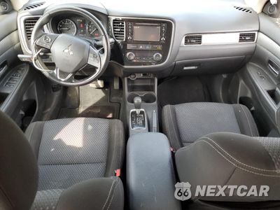 Zdjęcie 8 z 14 samochodu: 2016 MITSUBISHI OUTLANDER SE VIN:JA4AZ3A35GZ065625 - miniatura