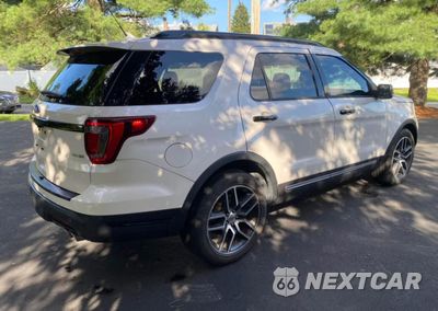 Czwarte zdjęcie samochodu z boku: 2019 FORD EXPLORER SPORT VIN:1FM5K8GT1KGB51949 - miniatura