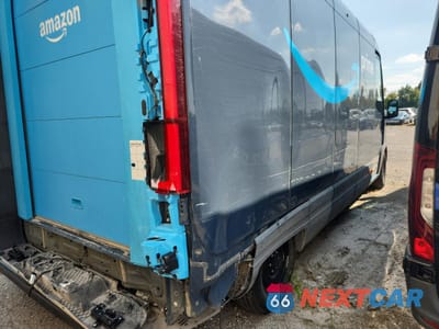 Trzecie zdjęcie samochodu z tyłu: 2022 RIVIAN EDV 700 VIN:7FCEHDB72NN005205 - miniatura