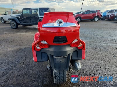 Czwarte zdjęcie samochodu z boku: 2012 CAN-AM SPYDER ROADSTER RTS VIN:2BXJBHC18CV000847 - miniatura