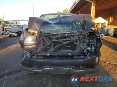 Piąte zdjęcie samochodu w środku: 2018 CHEVROLET SILVERADO K1500 LT VIN:3GCUKREC3JG299046 - miniatura
