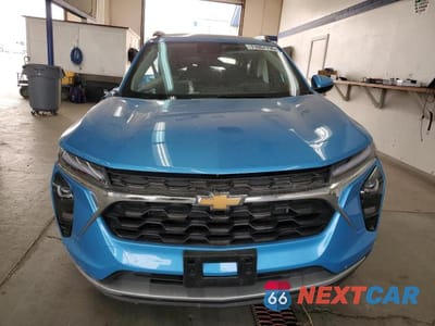 Piąte zdjęcie samochodu w środku: 2025 CHEVROLET TRAX 1LT VIN:KL77LHEP4SC084462 - miniatura