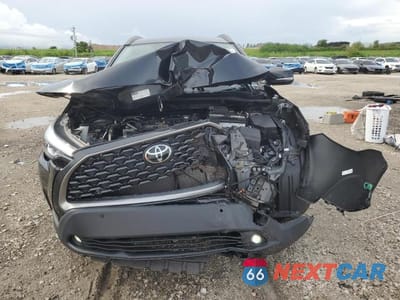 Piąte zdjęcie samochodu w środku: 2022 TOYOTA COROLLA CROSS XLE VIN:7MUEAAAG8NV026392 - miniatura