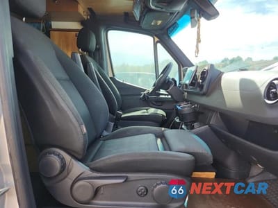 Zdjęcie 10 z 12 samochodu: 2019 MERCEDES-BENZ C2500 SPRINTER RECREATIONAL VEHICLE VIN:WD4PF1CD2KP187906 - miniatura