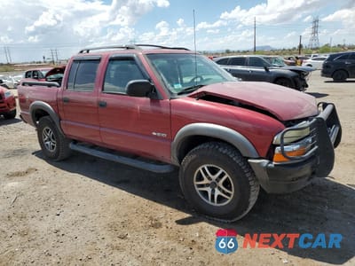 Czwarte zdjęcie samochodu z boku: 2004 CHEVROLET S TRUCK S10 VIN:1GCDT13X44K130168 - miniatura