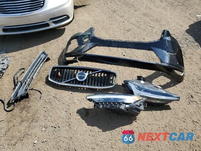 Zdjęcie 13 z 15 samochodu: 2022 VOLVO XC60 B5 MOMENTUM VIN:YV4L12RK6N1982271 - miniatura