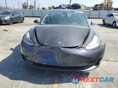 Piąte zdjęcie samochodu w środku: 2018 TESLA MODEL 3 VIN:5YJ3E1EA3JF009462 - miniatura