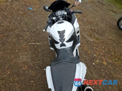 Zdjęcie 6 z 8 samochodu: 2020 KAWASAKI EX400 VIN:JKAEXKG1XLDA81000 - miniatura