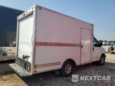 Trzecie zdjęcie samochodu z tyłu: 2021 CHEVROLET EXPRESS G3500 VIN:1GB0GRF7XM1183819 - miniatura