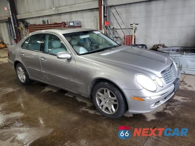 Czwarte zdjęcie samochodu z boku: 2004 MERCEDES-BENZ E 320 4MATIC VIN:WDBUF82JX4X164355 - miniatura