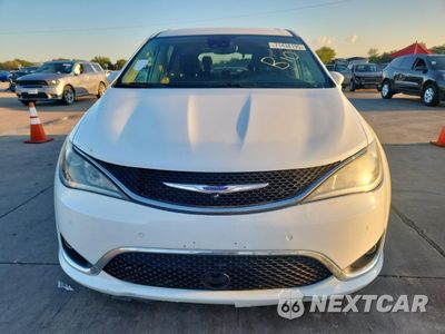Piąte zdjęcie samochodu w środku: 2019 CHRYSLER PACIFICA TOURING PLUS VIN:2C4RC1FG1KR708095 - miniatura