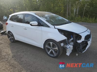 Czwarte zdjęcie samochodu z boku: 2015 KIA RONDO VIN:KNAHU8A35F7082111 - miniatura