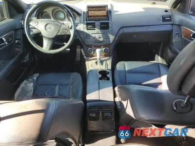 Zdjęcie 8 z 12 samochodu: 2011 MERCEDES-BENZ C 300 VIN:WDDGF5EBXBR153414 - miniatura