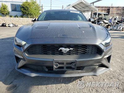 Piąte zdjęcie samochodu w środku: 2020 FORD MUSTANG VIN:1FA6P8TH1L5158754 - miniatura