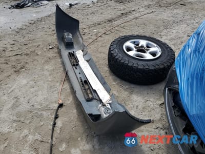 Zdjęcie 13 z 14 samochodu: 2000 TOYOTA LAND CRUISER VIN:JT3HT05J2Y0124735 - miniatura