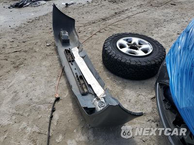 Zdjęcie 13 z 14 samochodu: 2000 TOYOTA LAND CRUISER VIN:JT3HT05J2Y0124735 - miniatura