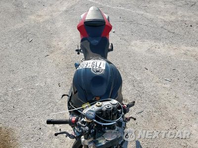 Piąte zdjęcie samochodu w środku: 2015 SUZUKI GSX-R600 VIN:JS1GN7FA6F2100670 - miniatura