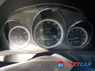 Zdjęcie 9 z 12 samochodu: 2011 MERCEDES-BENZ C 300 4MATIC VIN:WDDGF8BB5BR156646 - miniatura