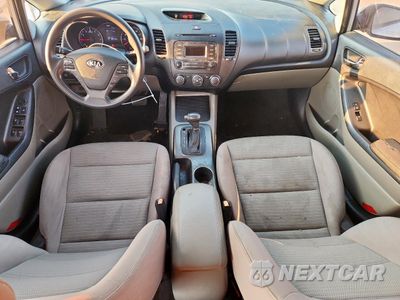 Zdjęcie 8 z 13 samochodu: 2015 KIA FORTE LX VIN:KNAFX4A6XF5403203 - miniatura