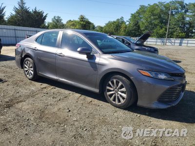 Czwarte zdjęcie samochodu z boku: 2018 TOYOTA CAMRY L VIN:4T1B11HK4JU556304 - miniatura