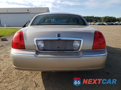 Zdjęcie 6 z 12 samochodu: 2006 LINCOLN TOWN CAR DESIGNER VIN:1LNHM83V76Y630343 - miniatura