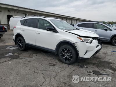 Czwarte zdjęcie samochodu z boku: 2018 TOYOTA RAV4 SE VIN:JTMJFREVXJJ207860 - miniatura
