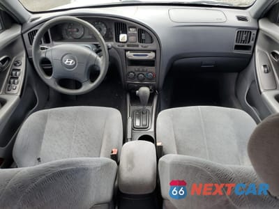 Zdjęcie 8 z 12 samochodu: 2004 HYUNDAI ELANTRA GLS VIN:KMHDN46D64U819609 - miniatura