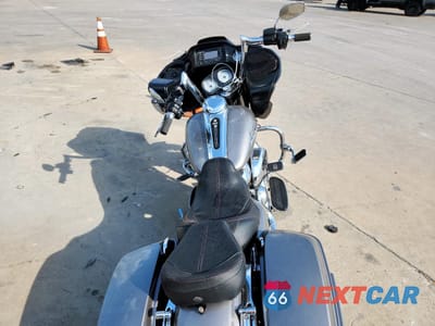 Zdjęcie 6 z 10 samochodu: 2017 HARLEY-DAVIDSON FLTRX ROAD GLIDE VIN:1HD1KHC33HB622092 - miniatura