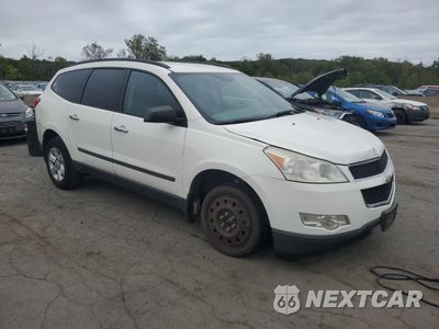 Czwarte zdjęcie samochodu z boku: 2011 CHEVROLET TRAVERSE LS VIN:1GNKRFED8BJ383753 - miniatura