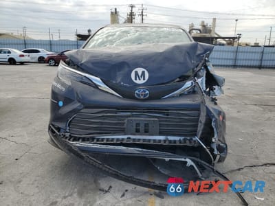 Piąte zdjęcie samochodu w środku: 2025 TOYOTA SIENNA LE VIN:5TDKRKEC3SS233495 - miniatura