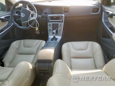 Zdjęcie 8 z 14 samochodu: 2017 VOLVO S60 VIN:YV126MFL2H2424113 - miniatura