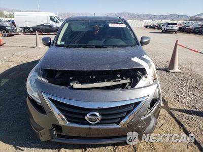 Piąte zdjęcie samochodu w środku: 2016 NISSAN VERSA S VIN:3N1CN7AP8GL881159 - miniatura
