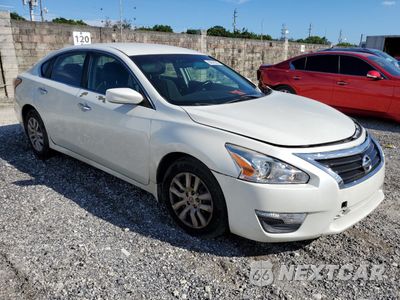 Czwarte zdjęcie samochodu z boku: 2015 NISS ALTIMA 2.5 S VIN:1N4AL3AP8FN369960 - miniatura