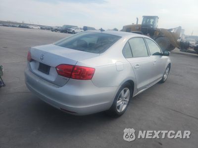 Trzecie zdjęcie samochodu z tyłu: 2013 VOLKSWAGEN JETTA TDI VIN:3VWLL7AJ8DM430475 - miniatura