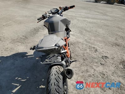 Zdjęcie 6 z 9 samochodu: 2015 KTM 1290 SUPER DUKE R VIN:VBKV39408FM920664 - miniatura