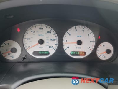 Zdjęcie 9 z 13 samochodu: 2002 CHRYSLER TOWN & COUNTRY EX VIN:2C4GP74L72R680978 - miniatura