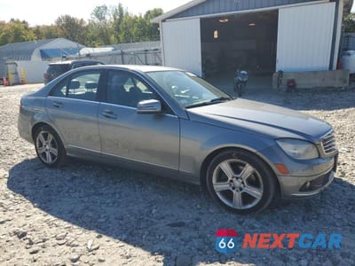 Czwarte zdjęcie samochodu z boku: 2011 MERCEDES-BENZ C 300 4MATIC VIN:WDDGF8BB5BR156646 - miniatura